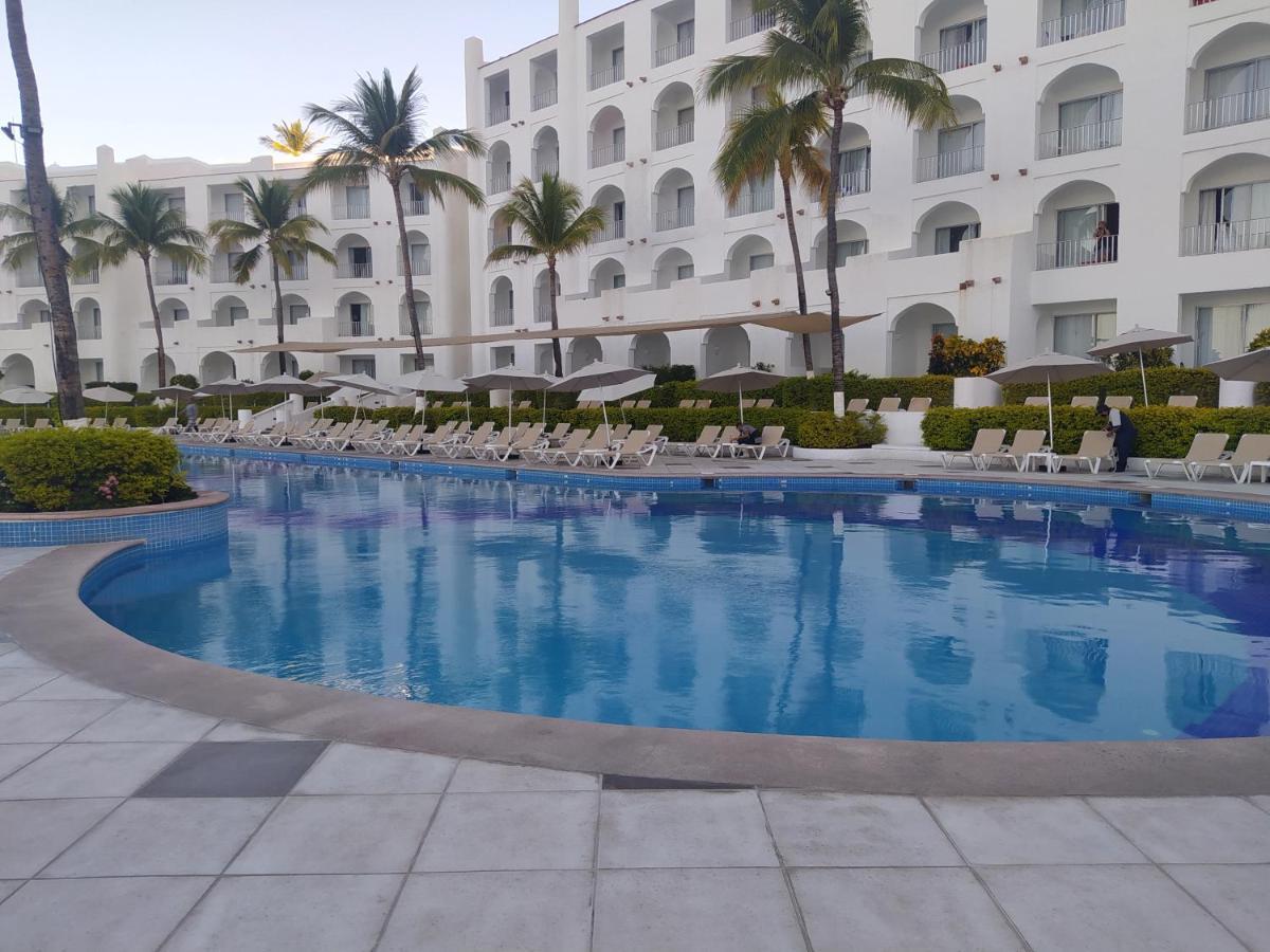 Sierra Mar All Inclusive At Tesoro Manzanillo Exterior photo